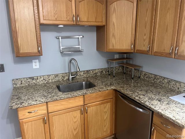 3102 N Altadena Avenue, Royal Oak, MI 48073