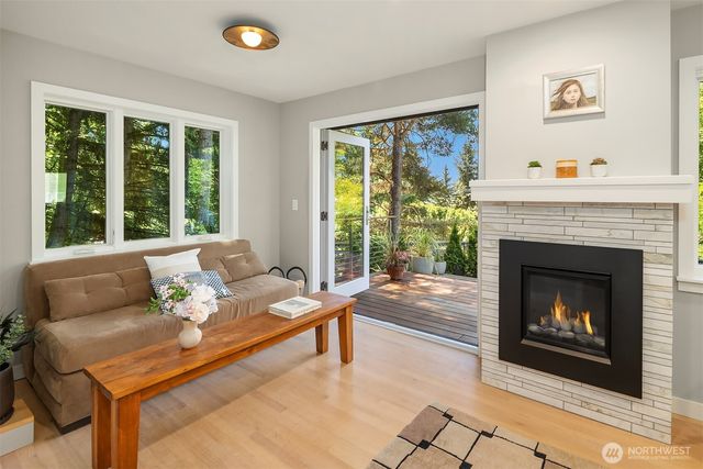 5610 W Mercer Way, Mercer Island, WA 98040