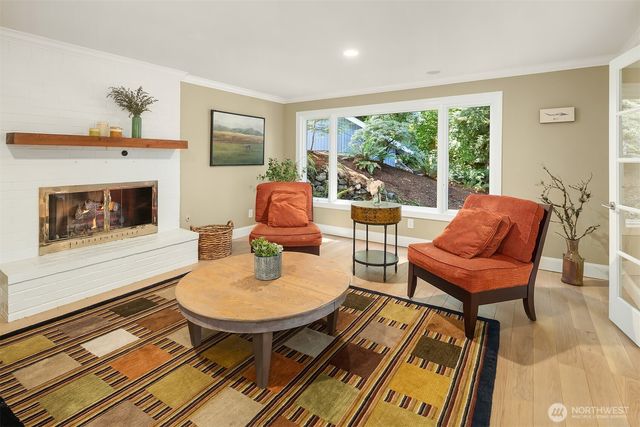5610 W Mercer Way, Mercer Island, WA 98040