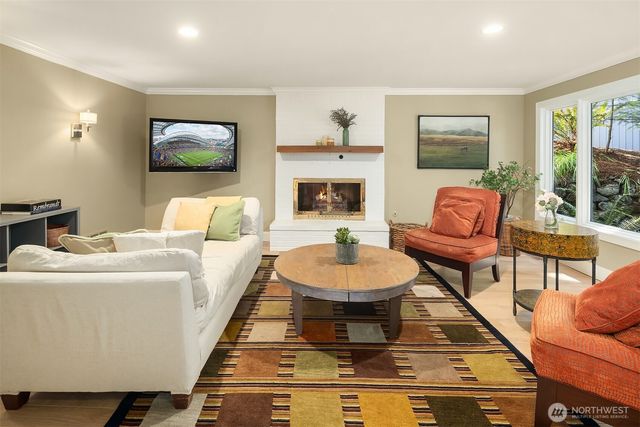5610 W Mercer Way, Mercer Island, WA 98040
