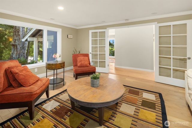 5610 W Mercer Way, Mercer Island, WA 98040