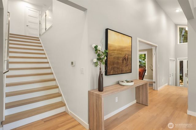 5610 W Mercer Way, Mercer Island, WA 98040