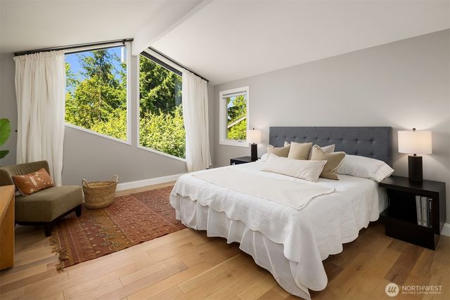 5610 W Mercer Way, Mercer Island, WA 98040