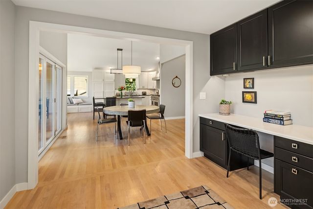5610 W Mercer Way, Mercer Island, WA 98040