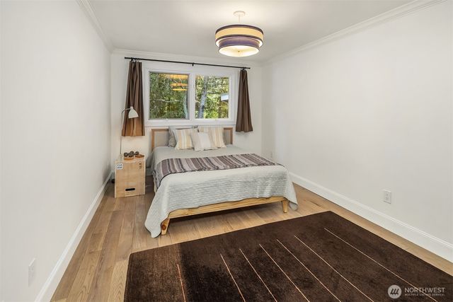 5610 W Mercer Way, Mercer Island, WA 98040