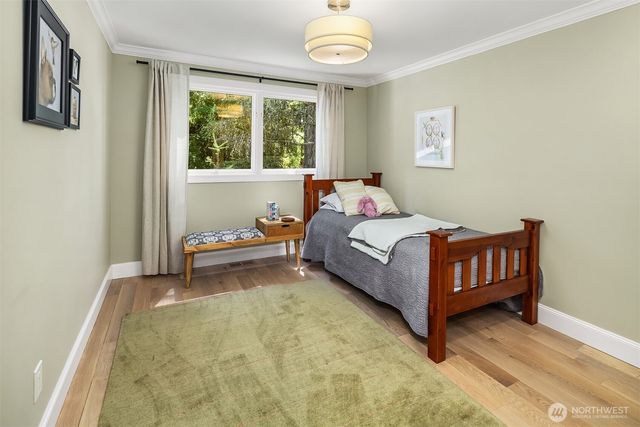 5610 W Mercer Way, Mercer Island, WA 98040