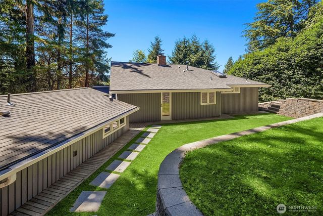 5610 W Mercer Way, Mercer Island, WA 98040
