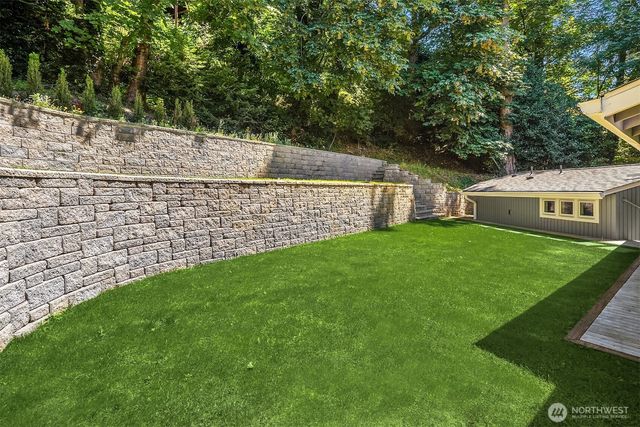5610 W Mercer Way, Mercer Island, WA 98040