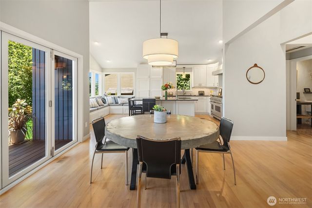 5610 W Mercer Way, Mercer Island, WA 98040