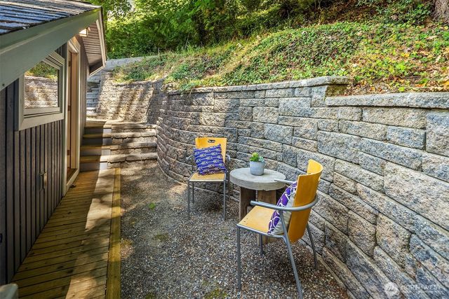 5610 W Mercer Way, Mercer Island, WA 98040
