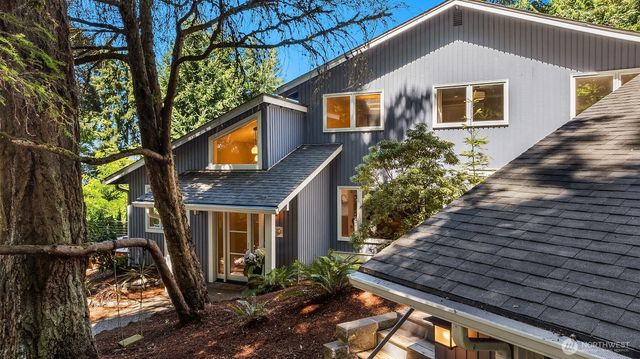 5610 W Mercer Way, Mercer Island, WA 98040