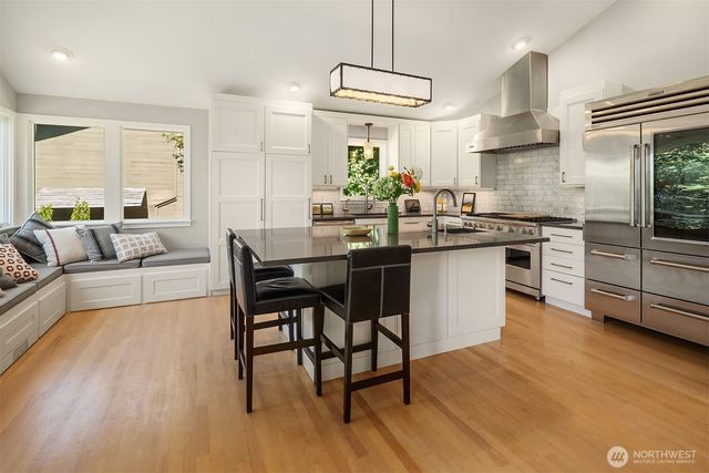 5610 W Mercer Way, Mercer Island, WA 98040