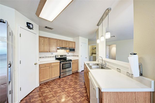 126 Rinehardt ST, Hutto, TX 78634