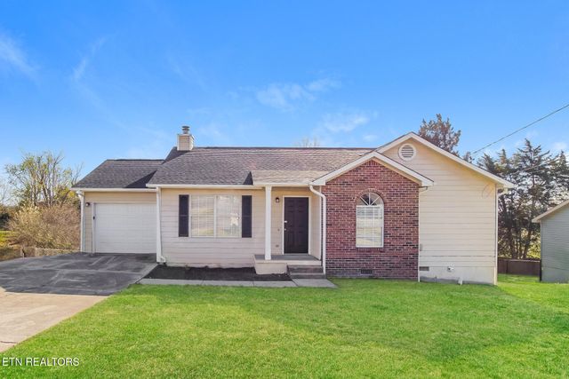 2600 Crestpark Rd, Knoxville, TN 37912