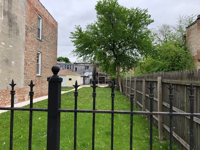 3929 W Flournoy Street, Chicago, IL 60624