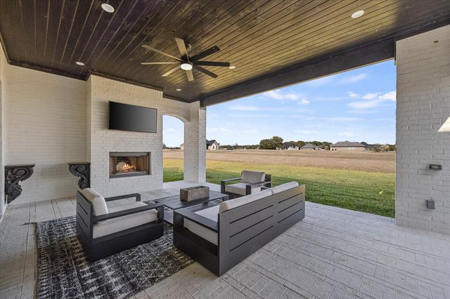 1240 Deerfield Drive, Wills Point, TX 75169