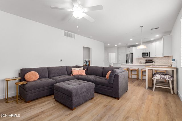 2511 W QUEEN CREEK Road 374, Chandler, AZ 85248