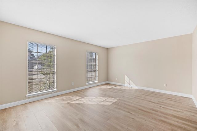 11350 Raven View Dr, Houston, TX 77067