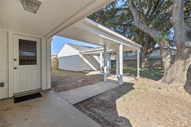 11350 Raven View Dr, Houston, TX 77067