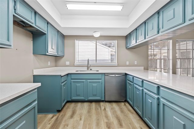 11350 Raven View Dr, Houston, TX 77067