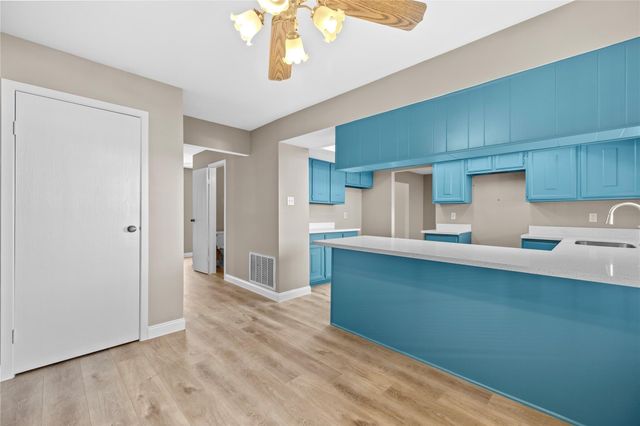 11350 Raven View Dr, Houston, TX 77067