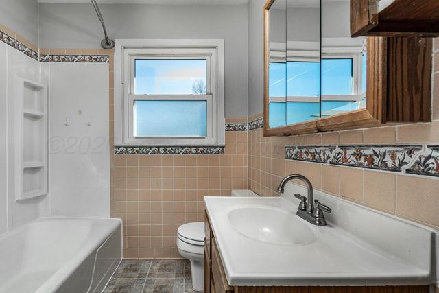 2233 N DWIGHT Street, Pampa, TX 79065