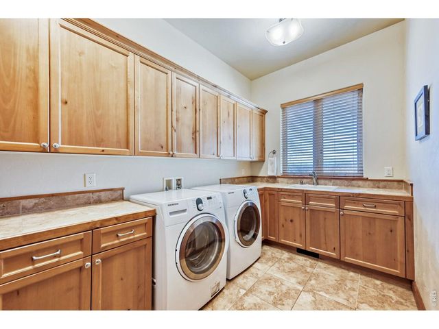 5759 Pelican Shores Dr, Longmont, CO 80504