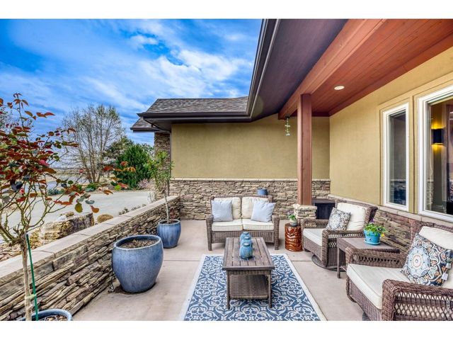 5759 Pelican Shores Dr, Longmont, CO 80504