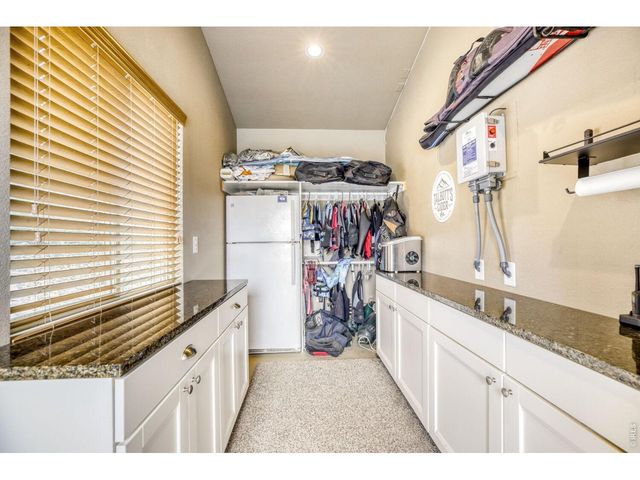 5759 Pelican Shores Dr, Longmont, CO 80504