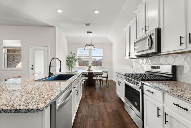 11216 Klondike Lane, Aubrey, TX 76227