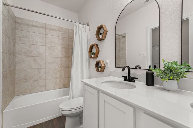 11216 Klondike Lane, Aubrey, TX 76227