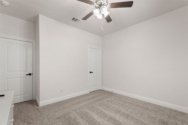 11216 Klondike Lane, Aubrey, TX 76227