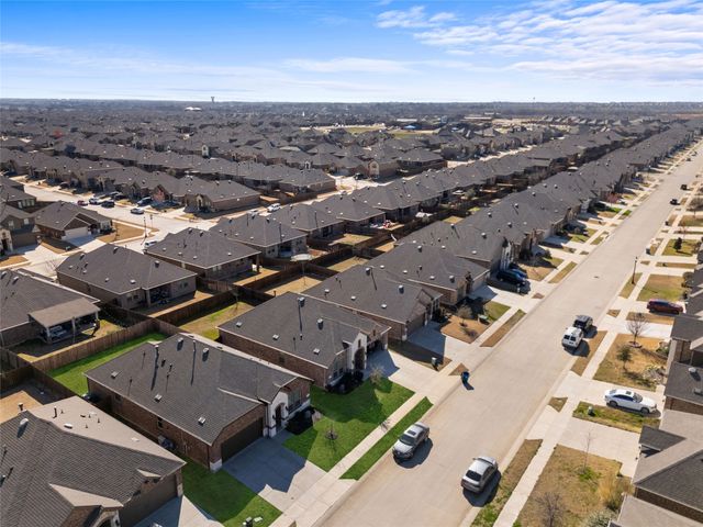 11216 Klondike Lane, Aubrey, TX 76227