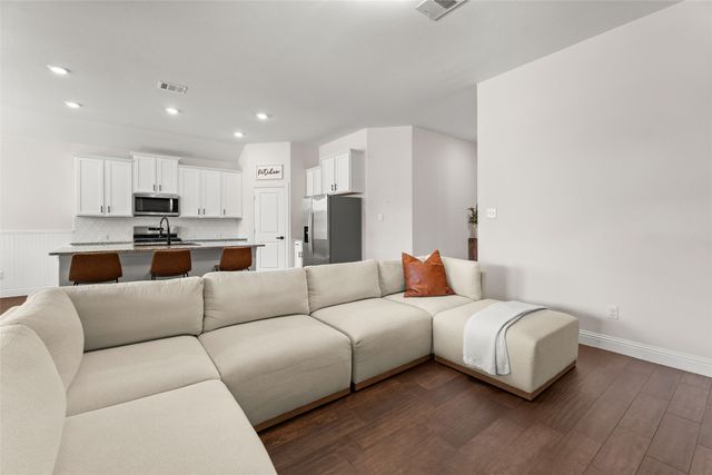 11216 Klondike Lane, Aubrey, TX 76227