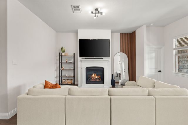 11216 Klondike Lane, Aubrey, TX 76227