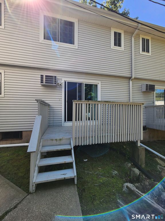 71 Bentwood Drive 2, Waterbury, CT 06705