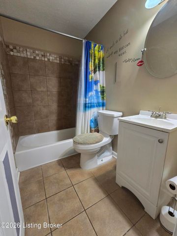 9005 Wooddale Dr, Louisville, KY 40272