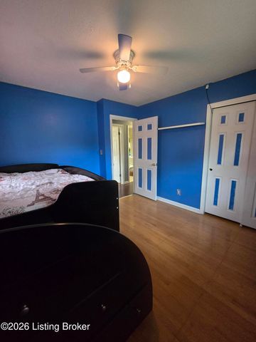 9005 Wooddale Dr, Louisville, KY 40272