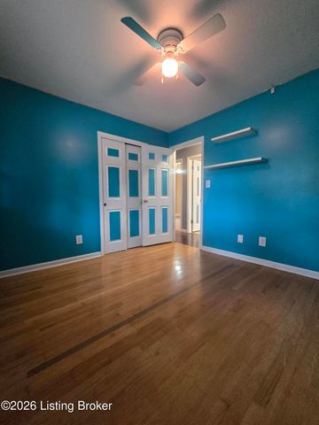 9005 Wooddale Dr, Louisville, KY 40272