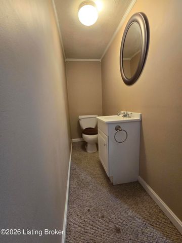 9005 Wooddale Dr, Louisville, KY 40272