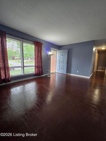 9005 Wooddale Dr, Louisville, KY 40272