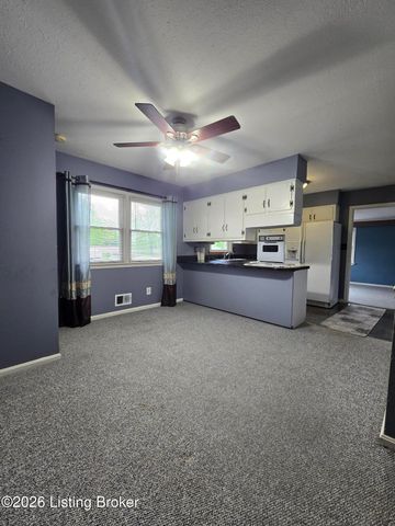 9005 Wooddale Dr, Louisville, KY 40272