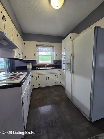 9005 Wooddale Dr, Louisville, KY 40272