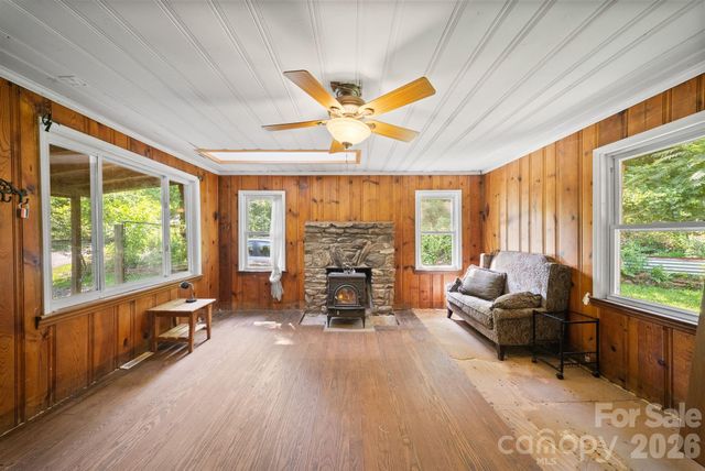 78 Green Oak Road, Asheville, NC 28804
