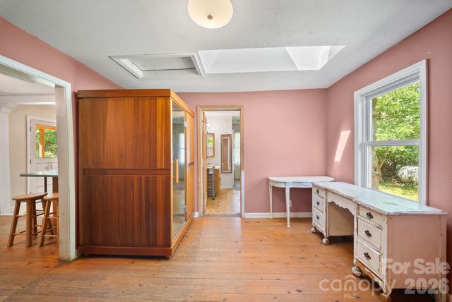 78 Green Oak Road, Asheville, NC 28804