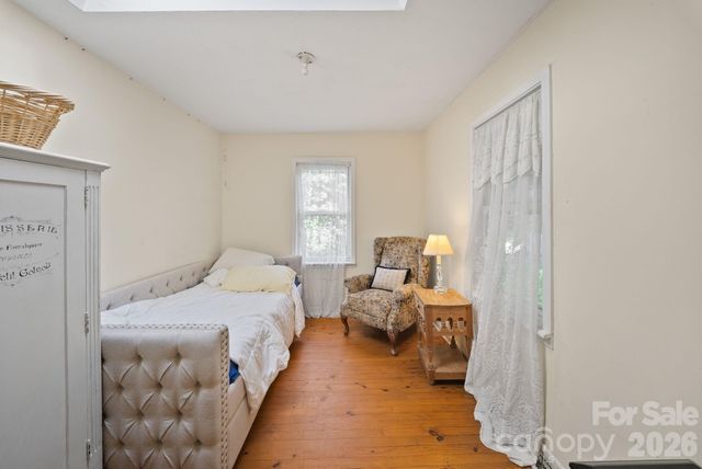 78 Green Oak Road, Asheville, NC 28804