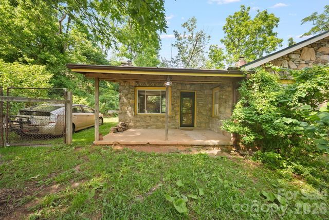 78 Green Oak Road, Asheville, NC 28804