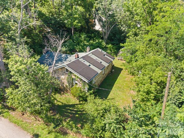 78 Green Oak Road, Asheville, NC 28804