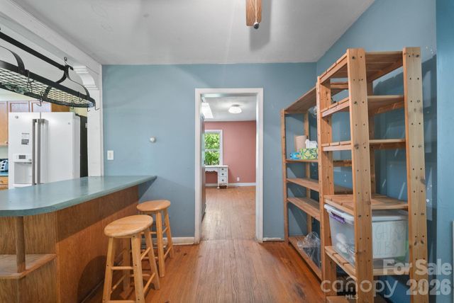 78 Green Oak Road, Asheville, NC 28804