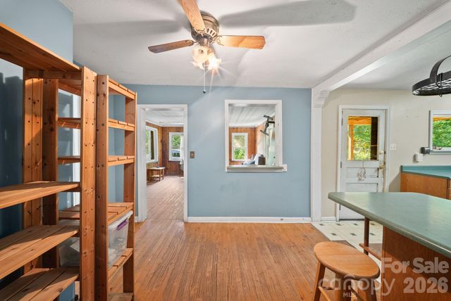 78 Green Oak Road, Asheville, NC 28804